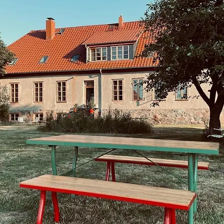 Der Pfeil - Gutshaus Bueckling * Rambin